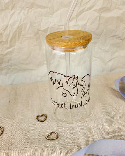 Trinkglas mit Pferdemotiv "respect, trust, love" – 470ml Borosilikatglas