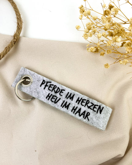 Schlüsselanhänger aus filz "Pferde im Herzen"