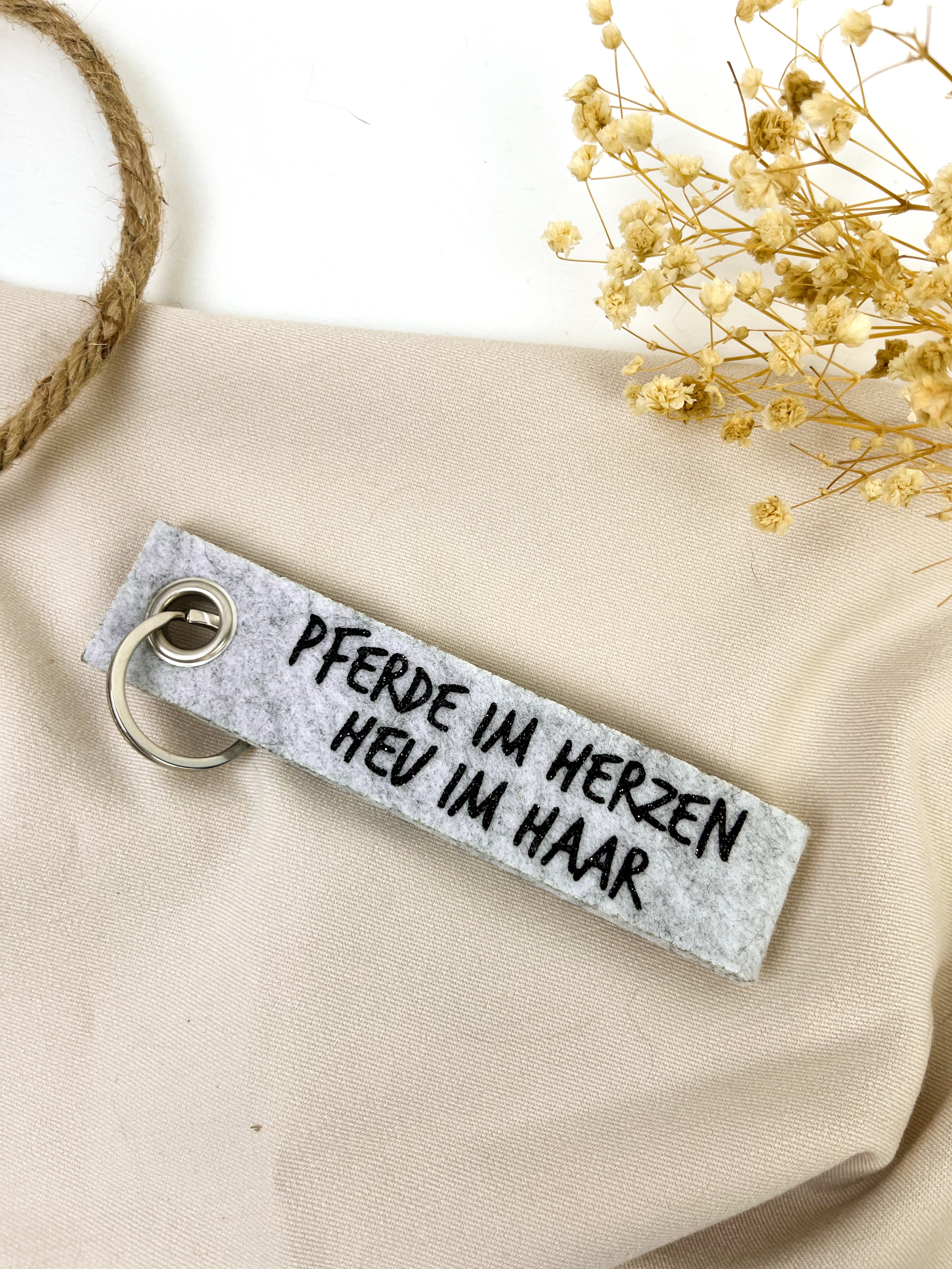 Schlüsselanhänger aus filz "Pferde im Herzen"