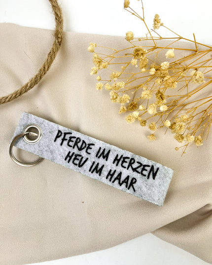 Schlüsselanhänger aus filz "Pferde im Herzen"