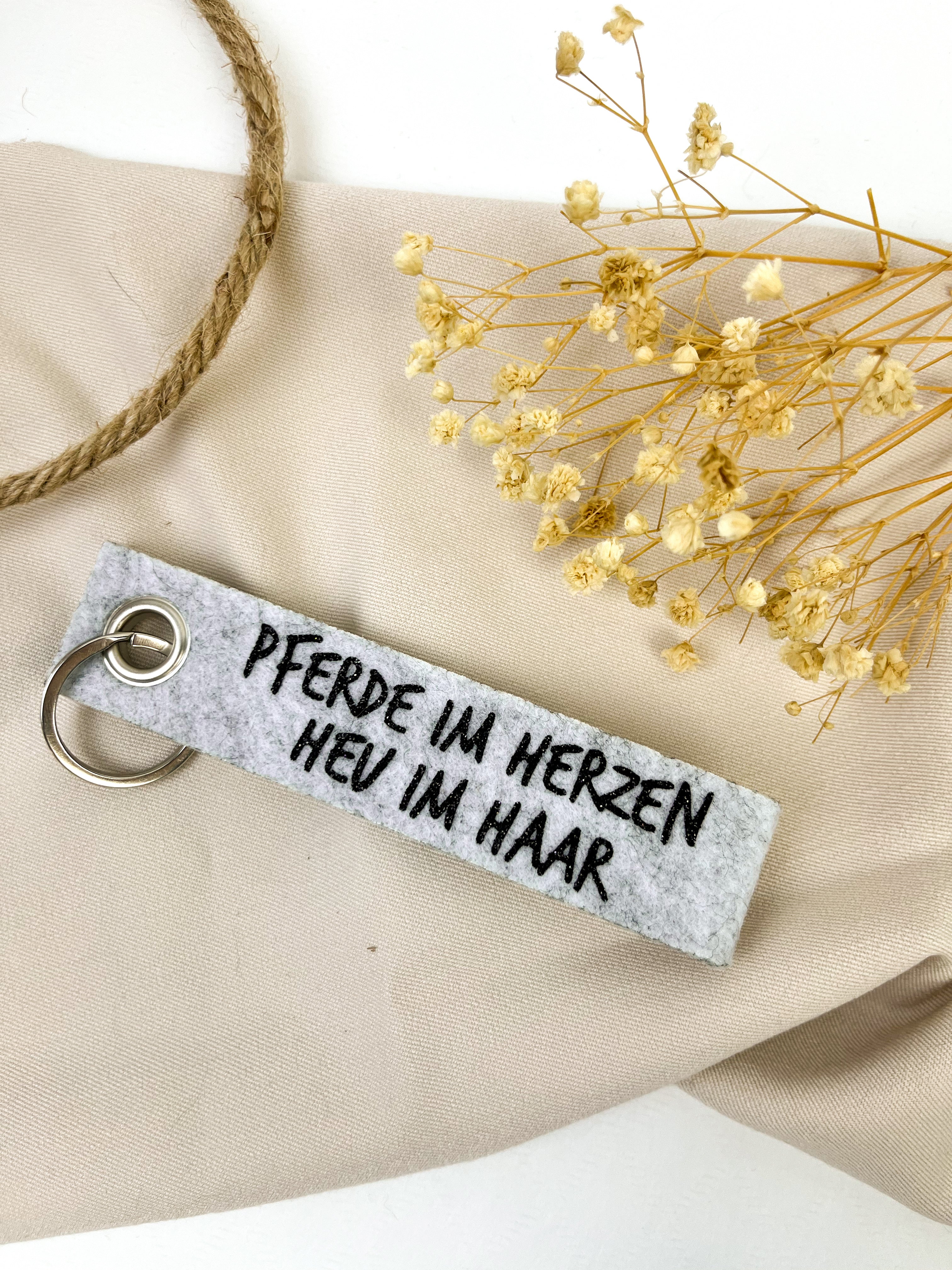 Schlüsselanhänger aus filz "Pferde im Herzen"