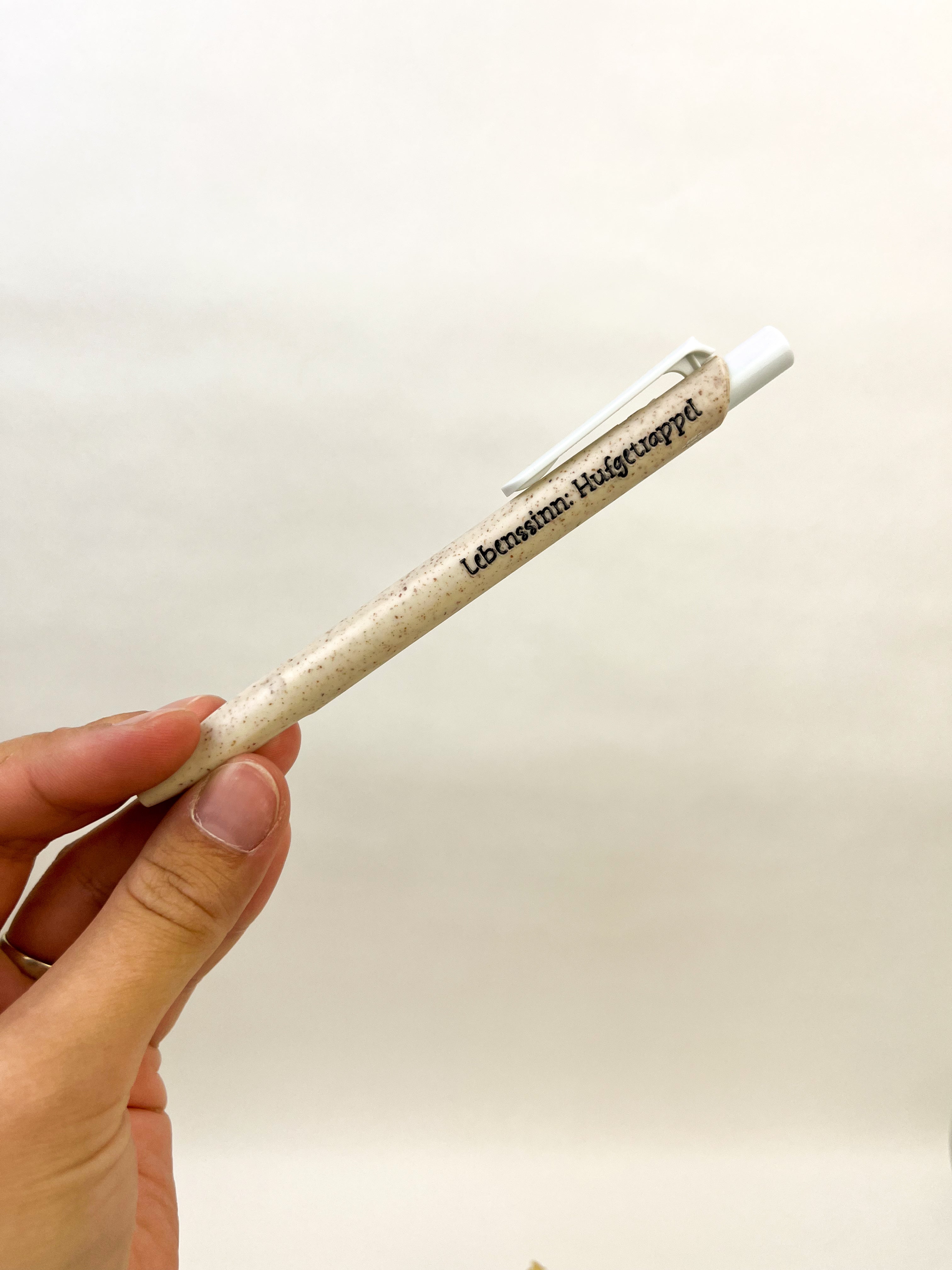 Kugelschreiber aus Stroh-Kunststoff "Lebenssinn: Hufgetrappel"