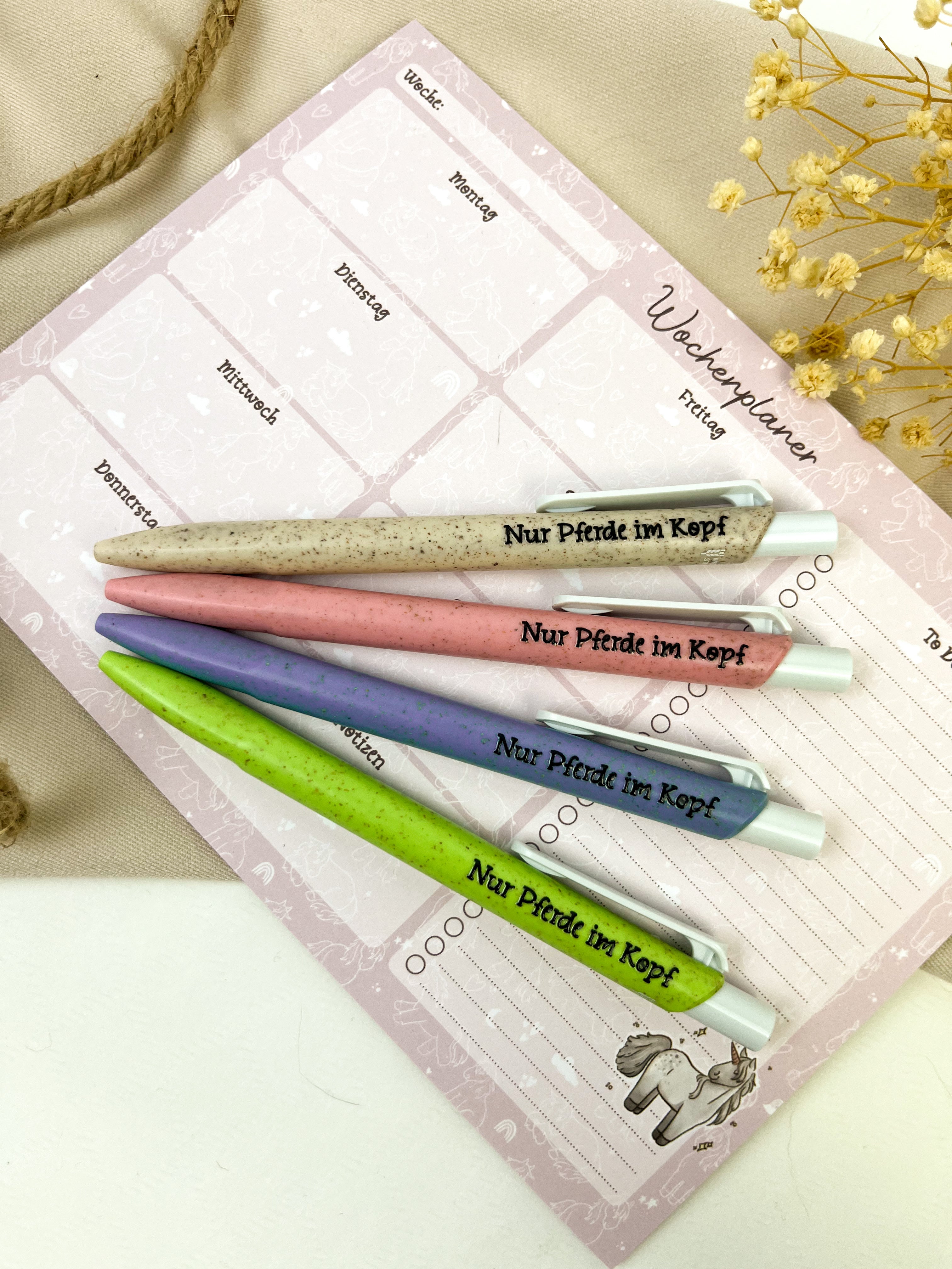 Kugelschreiber aus Stroh-Kunststoff "Nur Pferde im Kopf"