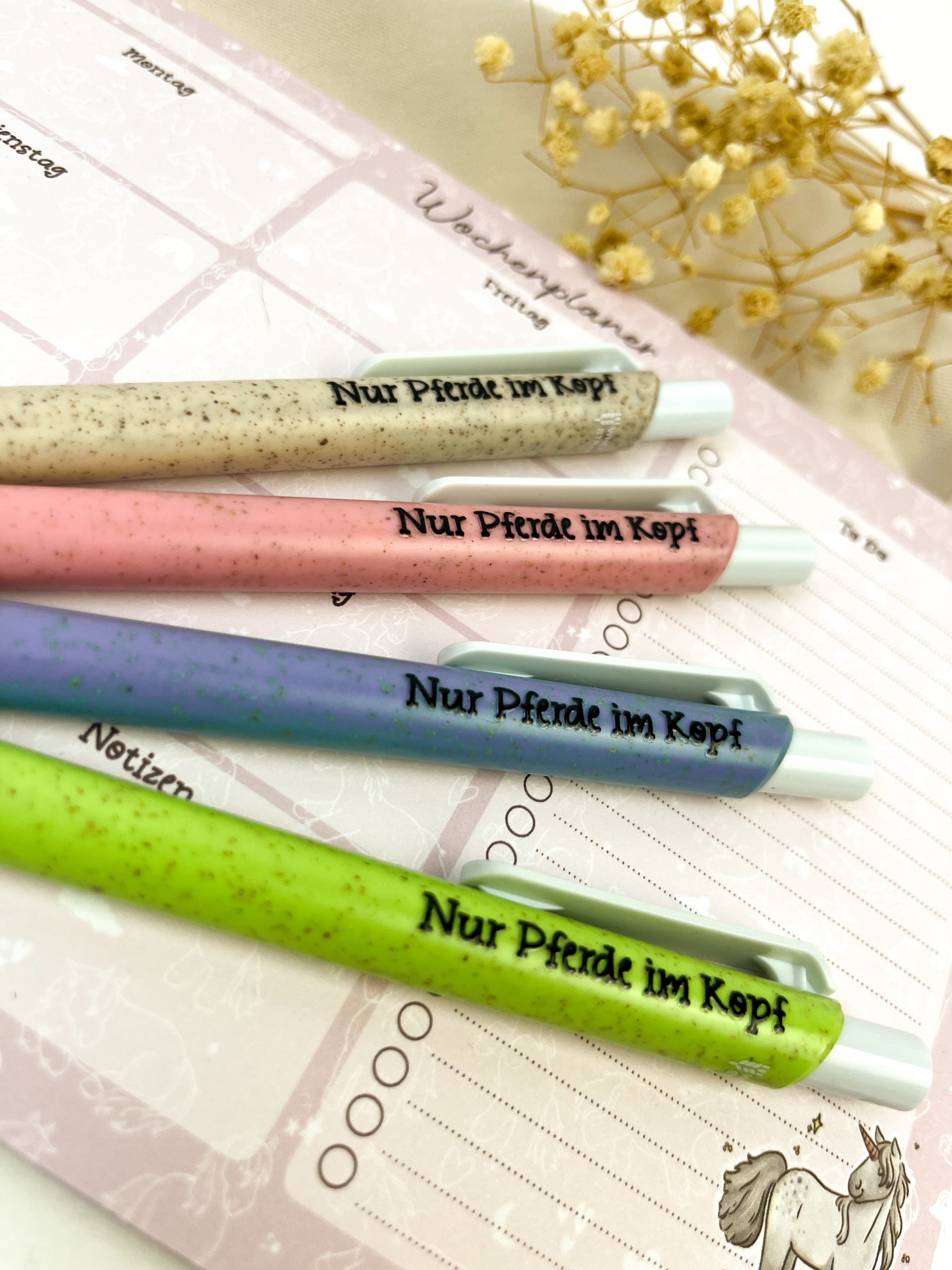 Kugelschreiber aus Stroh-Kunststoff "Nur Pferde im Kopf"