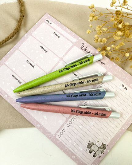 Kugelschreiber aus Stroh-Kunststoff "Ich fliege nicht. Ich reite!"