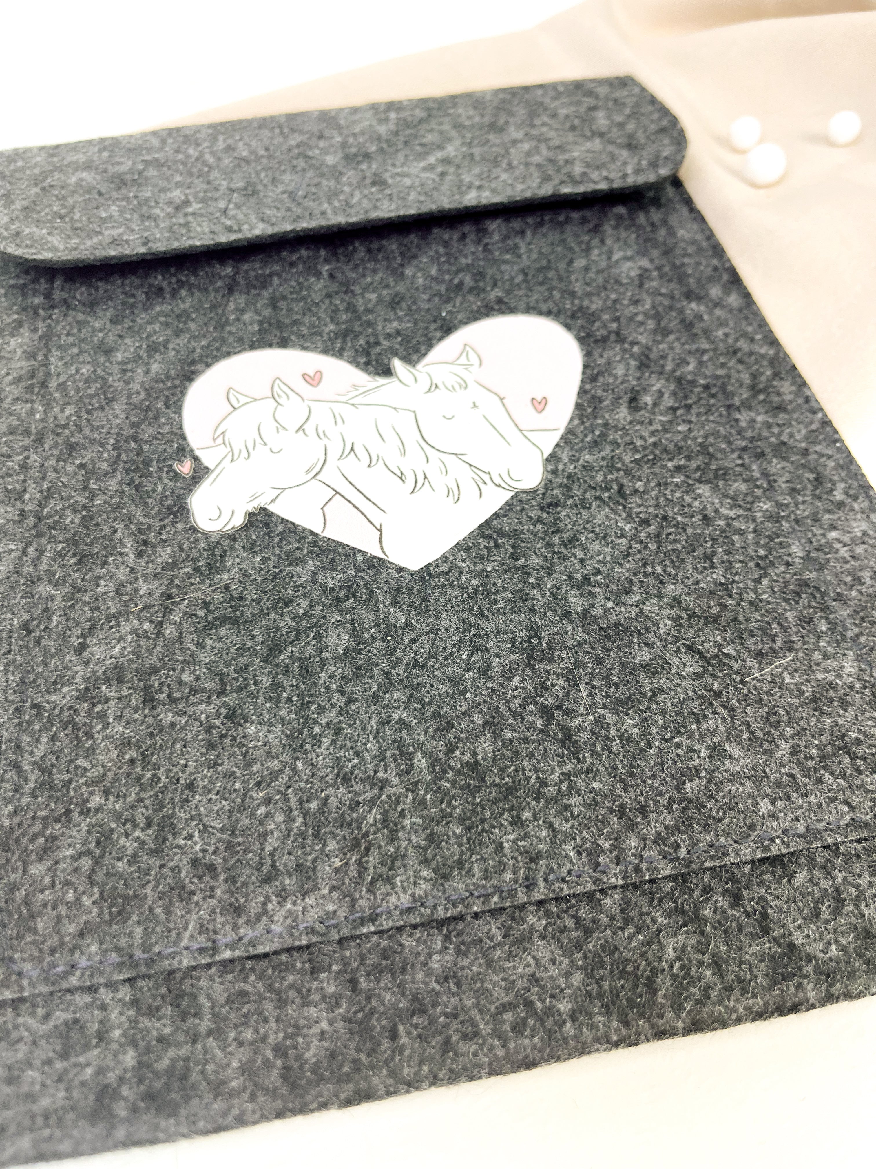 Equiden-Passhülle "Herzchen-Pferd"