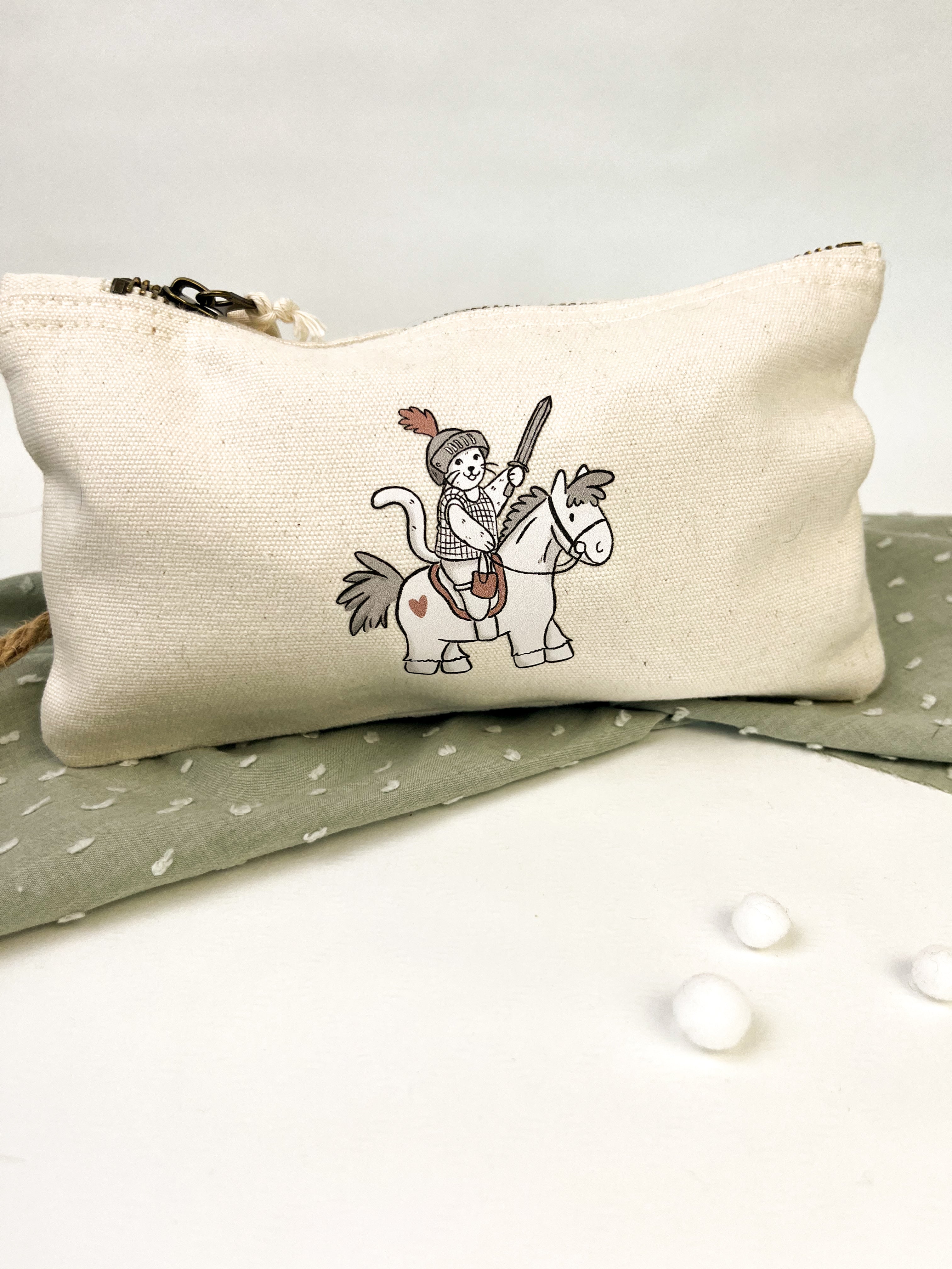 Kulturbeutel / Federmäppchen "Ritter-Katze"