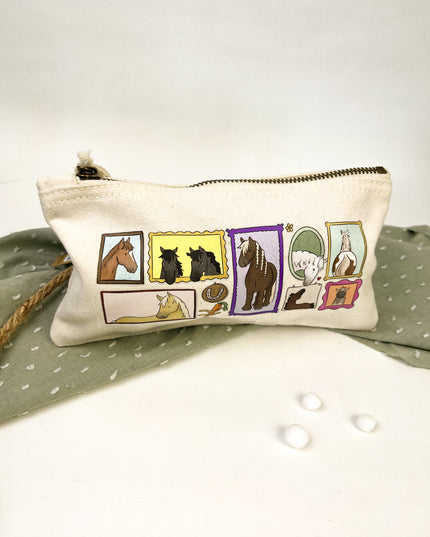 Kulturbeutel / Federmäppchen "Pferdegalerie"