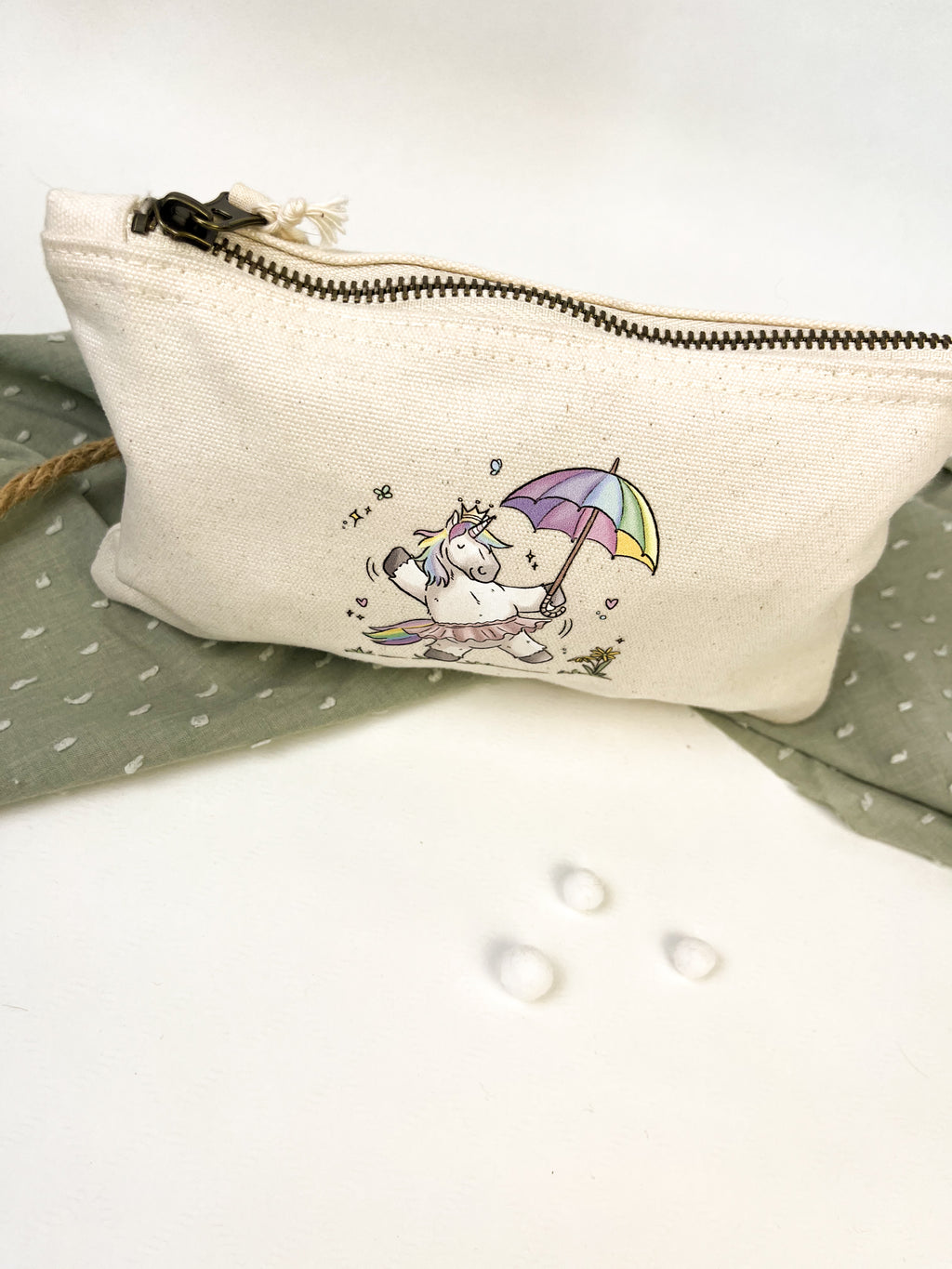 Kulturbeutel / Federmäppchen "Regenbogeneinhorn"