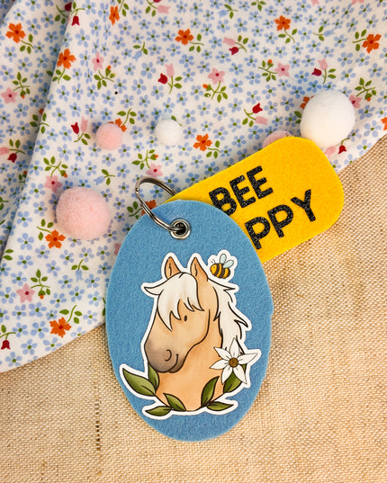 Schlüsselanhänger "Bee Happy" mit Pferdemotiv aus Filz