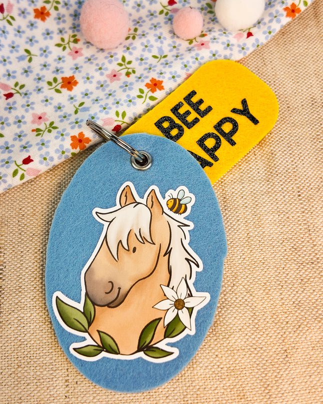 Schlüsselanhänger "Bee Happy" mit Pferdemotiv aus Filz