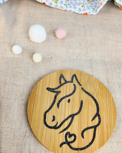 Untersetzer mit Pferdemotiv aus Bambus "Ponyherz"